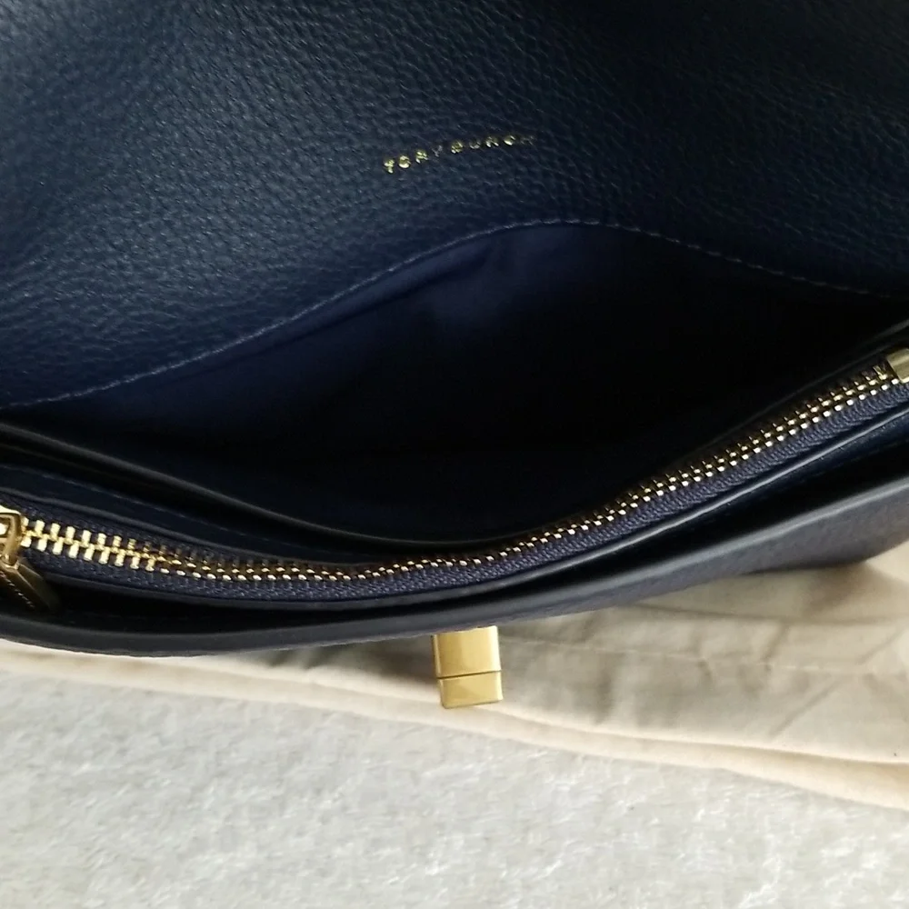 New Tory Burch Kira Leather Wallet-On-Chain